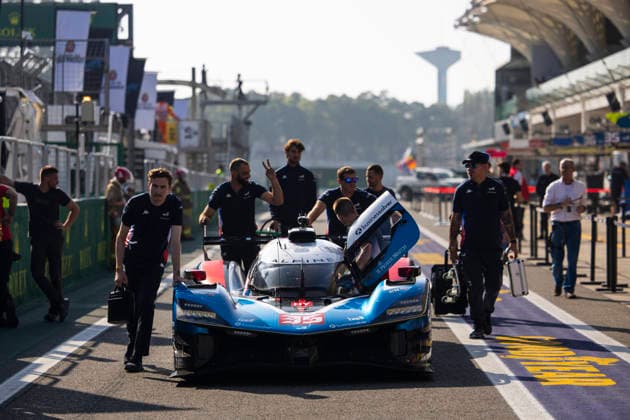 FIA WEC - 6 HOURS OF SAO PAULO 2026 35 FELIX DA COSTA Antonio (prt), HABSBURG Ferdinand (aut), MILESI Charles (fra), Alpine Endurance Team, Alpine A424 35, Hypercar, ambiance during the 6 Hours of Sao Paulo 2026, 4th round of the 2026 FIA World Endurance Championship, from July 10 to 12, 2026 on the Interlagos Circuit in Sao Paulo, Brazil - Sao PauloBrazil  Copyright: xJULIENxDELFOSSEx