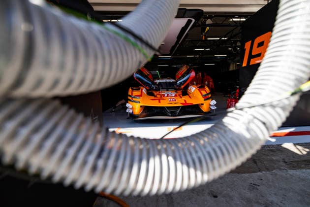 Sport Bilder des Tages FIA WEC - 6 HOURS OF SAO PAULO 2026 19 CHATIN Paul-Loup (fra), JAMINET Mathieu (fra), JUNCADELLA Daniel (esp), Genesis Magma Racing, Genesis GMR-001 19, Hypercar, ambiance during the 6 Hours of Sao Paulo 2026, 4th round of the 2026 FIA World Endurance Championship, from July 10 to 12, 2026 on the Interlagos Circuit in Sao Paulo, Brazil - Sao PauloBrazil  Copyright: xJULIENxDELFOSSEx