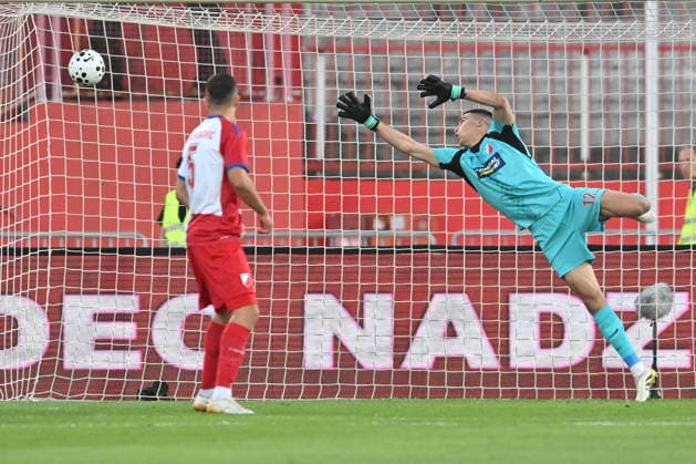 VOJVODINA NOVI SAD vs FERENCVAROSI TC DRAGAN ROSIC goalie football Vojvodina Novi Sad vs Ferencvarosi TC Budapest during UEFA Europa League at Karadjordje stadium, Novi Sad 09.07.2026 Foto: FOOTBALL, UEFA EUROPA LEAGUE, FERENCVAROS, VOJVODINA NOVI SAD Novi Sad Karadjordje stadium Serbia Copyright: xMarkoxMetlas xMNxPressx