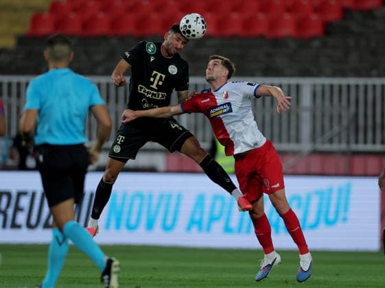 Vojvodina v Ferencvaros, UEFA Europa League first qualifying round, 1st leg, season 2026 2027 Novi Sad, Serbia. 9th July, 2026. Ferencvaros Mariano Gomez (L) during the UEFA Europa League first qualifying round first leg football match between Vojvodina and Ferencvaros on July 9. 2026. in Novi Sad, Serbia. Novi Sad Serbia Copyright: xPedjaxMilosavljevic STARSPORTx x