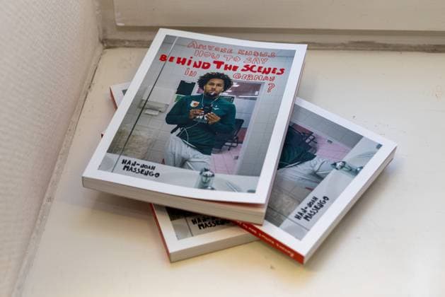 Ausstellung Han-Noah Massengo gibt Einblicke hinter die Kulissen des Profifussballs, Fussball, 1. Bundesliga, 09.07.2026 Augsburg Bayern Deutschland *** Exhibition by Han Noah Massengo offers a behind-the-scenes look at professional soccer, Soccer, Bundesliga 1, July 9, 2026, Augsburg, Bavaria, Germany Copyright: xkolbert-press ChristianxKolbertx