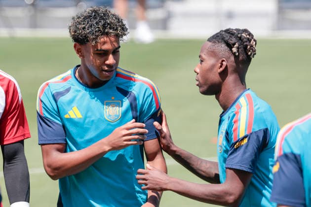 Lamine Yamal and Nico Williams (R) during a training session of the national team, Nationalteam of Spain in Los Angeles, US, 9 July 2026, on the eve of the 2026 World Cup quarter-final match against Belgium. Spanish National Team training session !ACHTUNG: NUR REDAKTIONELLE NUTZUNG!  Copyright: xLavandeiraxJrx GRAF4063 20260709-55020851281_1