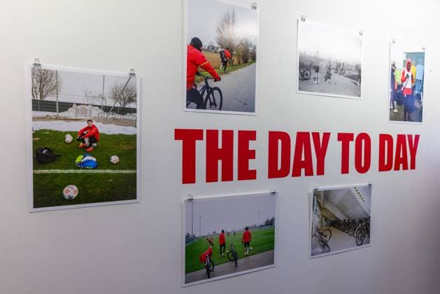 Ausstellung Han-Noah Massengo gibt Einblicke hinter die Kulissen des Profifussballs, Fussball, 1. Bundesliga, 09.07.2026 Augsburg Bayern Deutschland *** Exhibition by Han Noah Massengo offers a behind-the-scenes look at professional soccer, Soccer, Bundesliga 1, July 9, 2026, Augsburg, Bavaria, Germany Copyright: xkolbert-press ChristianxKolbertx