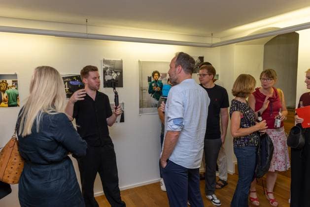 Geschaeftsfuehrer Finanzen Michael Stroell (FC Augsburg), Ausstellung Han-Noah Massengo gibt Einblicke hinter die Kulissen des Profifussballs, Fussball, 1. Bundesliga, 09.07.2026 Augsburg Bayern Deutschland *** Michael Stroell, Chief Financial Officer of FC Augsburg; Han Noah Massengo s exhibition offers a behind-the-scenes look at professional soccer; Soccer; Bundesliga 1; July 9, 2026; Augsburg, Bavaria, Germany Copyright: xkolbert-press ChristianxKolbertx
