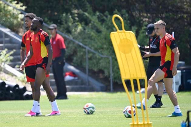 Belgian national football team - FIFA World Cup, WM, Weltmeisterschaft, Fussball 2026 - media activities 09 07 2026 LOS ANGELES, UNITED STATES OF AMERICA - JULY 09 : Lukebakio Dodi forward of Belgium and Trossard Leandro forward of Belgium pictured during a training session at the LA Galaxy stadium ahead of the FIFA World Cup 2026 quarter final match between Spain and Belgium on July 9, 2026 in Los Angeles, United States of America, 09 07 2026 Los Angeles United States of America  Copyright: xNicoxVereeckenx