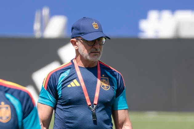 Spain head coach Luis de la Fuente during a training session of the national team, Nationalteam of Spain in Los Angeles, US, 9 July 2026, on the eve of the 2026 World Cup quarter-final match against Belgium. Spanish National Team training session !ACHTUNG: NUR REDAKTIONELLE NUTZUNG!  Copyright: xLavandeiraxJrx GRAF4068 20260709-55020851341_1