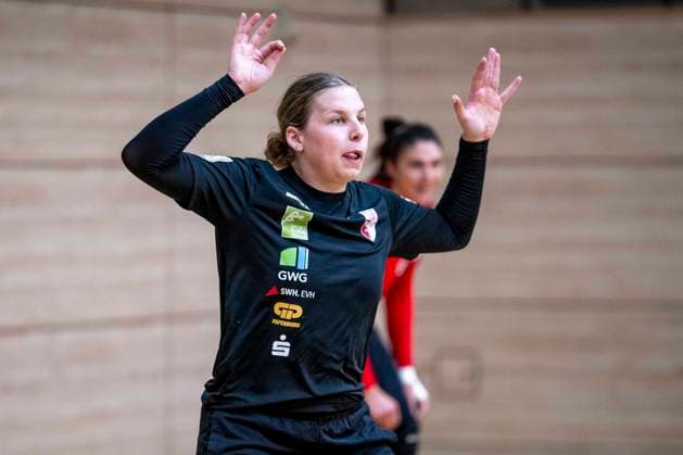 Handball Bundesliga Frauen,HBF, Saison 2026 2027-SV Union Halle-Neustadt Training Halle, Deutschland 09.Juli 2026: Im Bild:Neuzugang Torhueterin Lena Schmied (Halle) Halle Saale SWH Arena Sachsen-Anhalt Deutschland *** Women s Handball Bundesliga (HBF), 2026–2027 Season: SV Union Halle Neustadt Training in Halle, Germany, July 9, 2026. Pictured: Newly signed goalkeeper Lena Schmied in Halle (Halle an der Saale), SWH Arena, Saxony-Anhalt, Germany