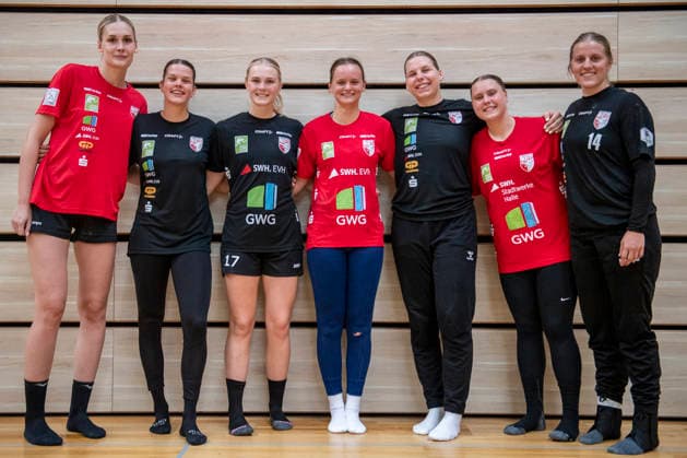 Handball Bundesliga Frauen,HBF, Saison 2026 2027-SV Union Halle-Neustadt Training Halle, Deutschland 09.Juli 2026: Im Bild:Die Neuzugaenge der Wildcats v.li.Paulina Stapurewicz (Halle), Lois van Vliet (Halle), Lynn Holtmann (Halle), Gerda Kairyte (Halle), Lena Schmied (Halle), Valerie Smits (Halle) und Nele Wenzel (Halle) Halle Saale SWH Arena Sachsen-Anhalt Deutschland *** Women s Handball Bundesliga (HBF), 2026–2027 Season, SV Union Halle Neustadt Training in Halle, Germany, July 9, 2026. Pictured: The Wildcats new signings, from left: Paulina Stapurewicz (Halle), Lois van Vliet (Halle), Lynn Holtmann (Halle), Gerda Kairyte (Halle), Lena Schmied (Halle), Valerie Smits (Halle), and Nele Wenzel (Halle, Halle an der Saale), SWH Arena, Saxony-Anhalt, Germany