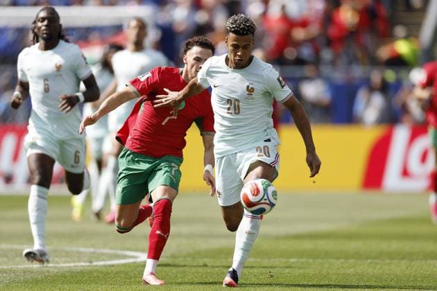 FOXBOROUGH - (LR) Chemsdine Talbi of Morocco, Desire Doue of France during the 2026 FIFA World Cup, WM, Weltmeisterschaft, Fussball quarter-final match between France and Morocco at Boston Stadium on July 9, 2026, in Foxborough, Massachusetts, United States. MAURICE VAN STEEN ANP FIFA World Cup 2026 - quarter final 2026 xVIxANPxSportx xMauricexvanxSteenxIVx 563227009 originalFilename: 563227009.jpg