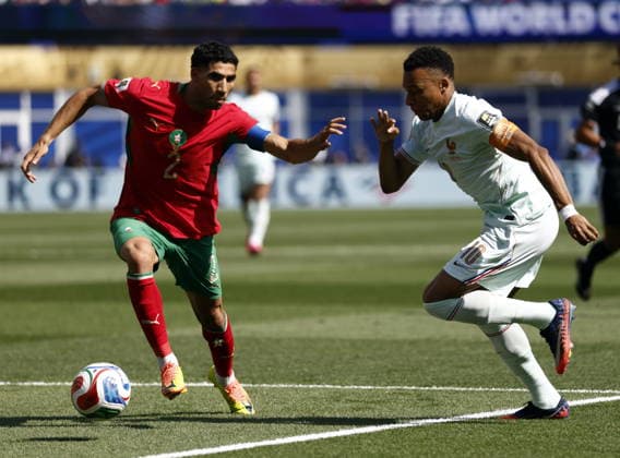 FIFA World Cup, WM, Weltmeisterschaft, Fussball 2026 quarterfinals - France vs Morocco Kylian Mbappe of France (R) and Achraf Hakimi of Morocco in action during the FIFA World Cup 2026 quarterfinals match France against Morocco, in Boston, USA, 09 July 2026. BOSTON United States  Copyright: xWILLxOLIVERx