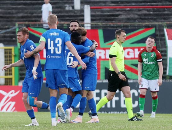 UEFA Europa Conference League First Qualifying Round First Leg, The Oval, Belfast 9 7 2026 Glentoran vs RFS RFS celebrate after scoring to make it 1-2 RFS celebrate after scoring to make it 1-2 9 7 2026  Copyright: xx 090726JP3football031