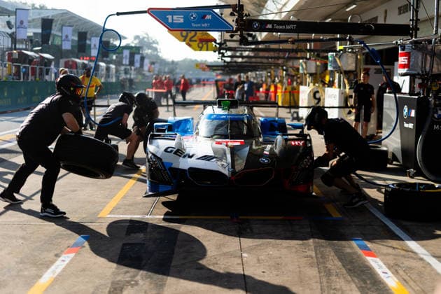 FIA WEC - 6 HOURS OF SAO PAULO 2026 15 MAGNUSSEN Kevin (dnk), MARCIELLO Raffaele (swi), VANTHOOR Dries (bel), BMW M Team WRT, BMW M Hybrid V8 15, Hypercar, pitlane, mechanic, mecanicien during the 6 Hours of Sao Paulo 2026, 4th round of the 2026 FIA World Endurance Championship, from July 10 to 12, 2026 on the Interlagos Circuit in Sao Paulo, Brazil -  Copyright: xJoaoxFilipex