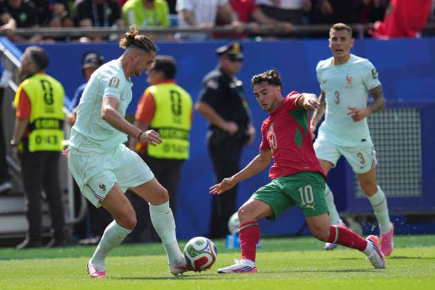 France v Morocco: Quarter Final - FIFA World Cup, WM, Weltmeisterschaft, Fussball 2026 Adrien Rabiot of France and Brahim Diaz of Morocco compete for the ball during the FIFA World Cup 2026 Quarter Final match between France and Morocco at Boston Stadium on July 9, 2026 in Foxborough, Massachusetts. Foxborough MA United States  Copyright: xJosexBretonx originalFilename:bretonhernandez-francevm260709_npQKX.jpg