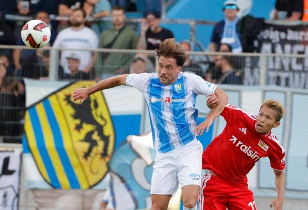 CFC vs 1. FC Union Berlin 09.07.2026 Chemnitz, eins Stadion- An der Gellertstrasse, Fussball, Regionalliga Nordost, , Testspiel , CFC, CFC vs 1. FC Union Berlin vl: Dennis Slamar und Wooyeong Jeong Chemnitz Sachsen BRD *** CFC vs. 1 FC Union Berlin, July 9, 2026, Chemnitz, eins Stadion on Gellertstrasse, Sports, Soccer, Northeast Regional League, , Friendly Match, CFC, CFC vs. 1 FC Union Berlin, featuring Dennis Slamar and Wooyeong Jeong, Chemnitz, Saxony, Germany