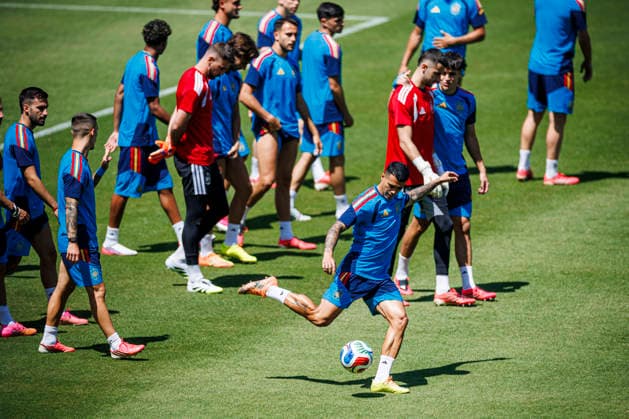 Spain national team, Nationalteam World Cup 09 07 2026 Pedro Porro of Spain during the Spanish national team s training session at Carson Sports Park in Los Angeles LA, United States of America on July 09, 2026. Photo (PGS Photo Agency) Los Angeles usa Copyright: xPGSxPhotoxAgencyx