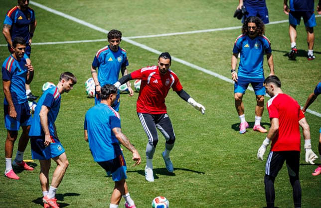 Spain national team, Nationalteam World Cup 09 07 2026 David Raya of Spain (C) during the Spanish national team s training session at Carson Sports Park in Los Angeles LA, United States of America on July 09, 2026. Photo (PGS Photo Agency) Los Angeles usa Copyright: xPGSxPhotoxAgencyx