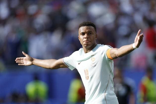 FOXBOROUGH - Kylian Mbappe of France celebrates the 1-0 during the 2026 FIFA World Cup, WM, Weltmeisterschaft, Fussball quarter-final match between France and Morocco at Boston Stadium on July 9, 2026, in Foxborough, Massachusetts, United States. MAURICE VAN STEEN ANP FIFA World Cup 2026 - quarter final 2026 xVIxANPxSportx xMauricexvanxSteenxIVx 563232156 originalFilename: 563232156.jpg
