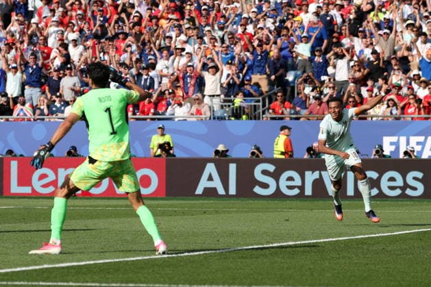 FIFA World Cup, WM, Weltmeisterschaft, Fussball 2026 quarterfinals - France vs Morocco Kylian Mbappe of France (R) celebrates the 2-0 goal as goalkeeper Yassine Bounou of Morocco (L) reacts during the FIFA World Cup 2026 quarterfinals match France against Morocco, in Boston, Massachusetts, USA, 09 July 2026. BOSTON United States  Copyright: xSARAHxYENESELx