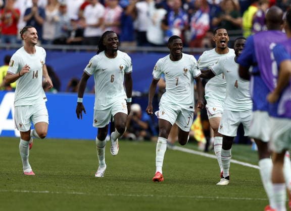 FIFA World Cup, WM, Weltmeisterschaft, Fussball 2026 quarterfinals - France vs Morocco Ousmane Dembele of France (C) celebrates with teammates after scoring the 2-0 during the FIFA World Cup 2026 quarterfinals match France against Morocco, in Boston, USA, 09 July 2026. BOSTON United States  Copyright: xWILLxOLIVERx