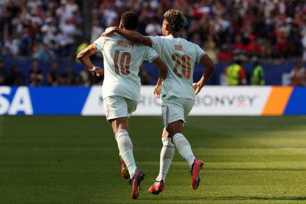 FIFA World Cup, WM, Weltmeisterschaft, Fussball 2026 quarterfinals - France vs Morocco Kylian Mbappe (L) and Desire Doue (R) of France celebrate scoring the 2-0 goal during the FIFA World Cup 2026 quarterfinals match France against Morocco, in Boston, Massachusetts, USA, 09 July 2026. BOSTON United States  Copyright: xSARAHxYENESELx