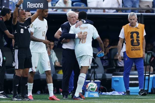FOXBOROUGH - (LR) France manager Didier Deschamps, Kylian Mbappe or France during the 2026 FIFA World Cup, WM, Weltmeisterschaft, Fussball quarter-final match between France and Morocco at Boston Stadium on July 9, 2026 in Foxborough, Massachusetts, United States. MAURICE VAN STEEN ANP FIFA World Cup 2026 - quarter final 2026 xVIxANPxSportx xMauricexvanxSteenxIVx 563234371 originalFilename: 563234371.jpg