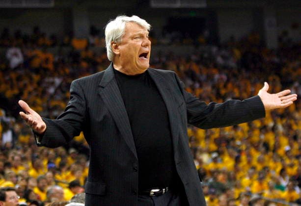 USA BASKETBALL NBA, Basketball Herren, USA Utah Jazz at Golden State Warriors. epa01008175 Golden State Warriors head coach Don Nelson yells at an official over a foul call towards his team against the Utah Jazz during the first quarter of game 4 of the NBA Western conference semifinals at Oracle Arena in Oakland, California 13 May 2007. OAKLAND United States  Copyright: xJOHNxG.xMABANGLOx