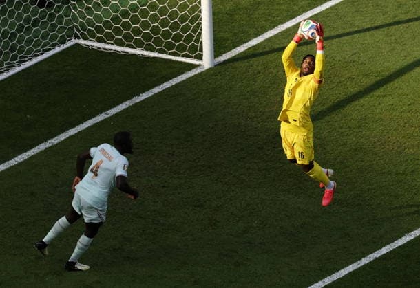FIFA World Cup, WM, Weltmeisterschaft, Fussball 2026 quarterfinals - France vs Morocco France goalkeeper Mike Maignan (R) makes a save in action during the FIFA World Cup 2026 quarterfinals match France against Morocco, in Boston, USA, 09 July 2026. BOSTON United States  Copyright: xGREGxM.xCOOPERx