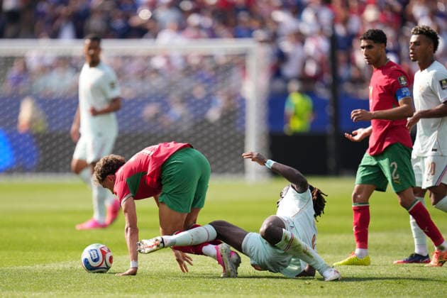 France v Morocco: Quarter Final - FIFA World Cup, WM, Weltmeisterschaft, Fussball 2026 Manu Kone of France and Neil El Aynaoui of Morocco compete for the ball during the FIFA World Cup 2026 Quarter Final match between France and Morocco at Boston Stadium on July 9, 2026 in Foxborough, Massachusetts. Foxborough MA United States  Copyright: xJosexBretonx originalFilename:bretonhernandez-francevm260709_npGNr.jpg