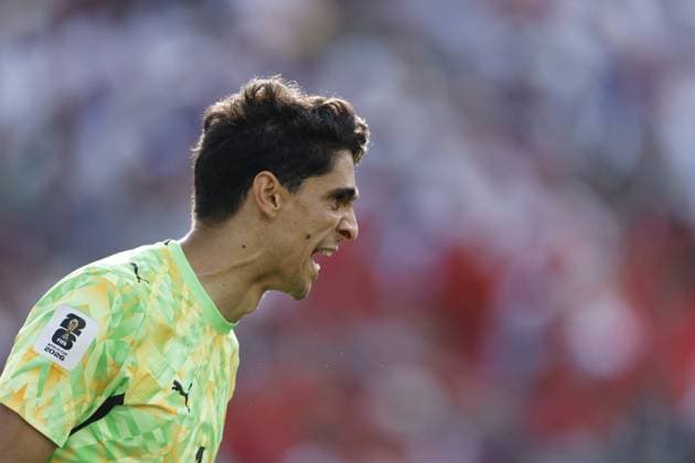 FOXBOROUGH - Morocco goalkeeper Yassine Bounou during the 2026 FIFA World Cup, WM, Weltmeisterschaft, Fussball quarter-final match between France and Morocco at Boston Stadium on July 9, 2026, in Foxborough, Massachusetts, United States. MAURICE VAN STEEN ANP FIFA World Cup 2026 - quarter final 2026 xVIxANPxSportx xMauricexvanxSteenxIVx 563235387 originalFilename: 563235387.jpg