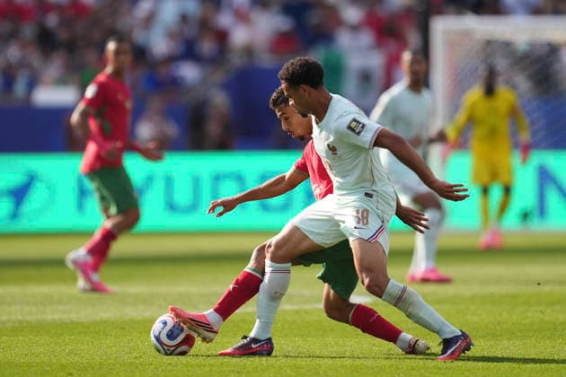 France v Morocco: Quarter Final - FIFA World Cup, WM, Weltmeisterschaft, Fussball 2026 Warren Zaire-Emery of France and Gessime Yassine of Morocco compete for the ball during the FIFA World Cup 2026 Quarter Final match between France and Morocco at Boston Stadium on July 9, 2026 in Foxborough, Massachusetts. Foxborough MA United States  Copyright: xJosexBretonx originalFilename:bretonhernandez-francevm260709_npHSB.jpg