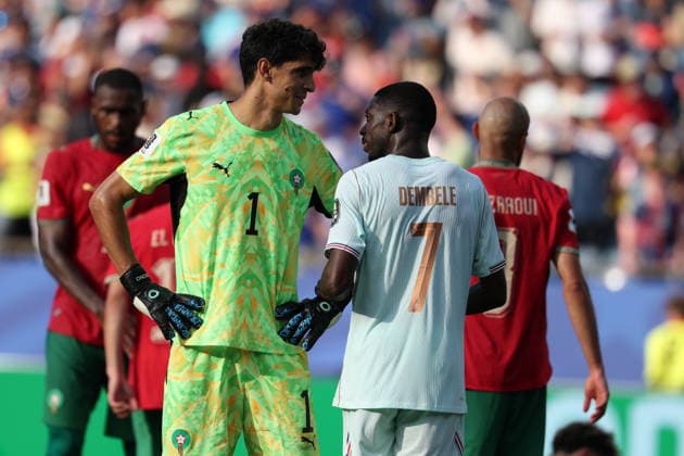FIFA World Cup, WM, Weltmeisterschaft, Fussball 2026 quarterfinals - France vs Morocco Ousmane Dembele of France (R) and goalkeeper Yassine Bounou of Morocco (L) interact after the FIFA World Cup 2026 quarterfinals match France against Morocco, in Boston, Massachusetts, USA, 09 July 2026. BOSTON United States  Copyright: xSARAHxYENESELx