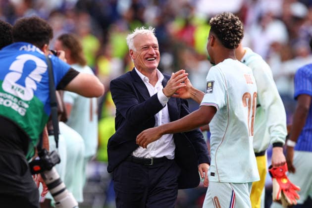 FIFA World Cup, WM, Weltmeisterschaft, Fussball 2026: France v Morocco BOSTON USA - 9th July 2026: France Head Coach Didier Deschamps with Desire Doue of France after the FIFA World Cup 2026 quarter-final match between France and Morocco at Boston Stadium Boston Boston Stadium United States of America Copyright: xCraigxMercerx xPeakxActionxPhotosx