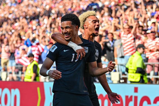 July 06, 2026: United States of America defender Antonee Robinson (5) and United States of America midfielder Malik Tillman (17) celebrate Tillman s first half goal during the FIFA World Cup, WM, Weltmeisterschaft, Fussball knockout round of 16 match between USA and Belgium in Seattle, WA. It would be the USMNT s only goal on the day, as Belgium defeated USA 4-1 to advance to the quarter finals. CSM Seattle United States - ZUMAc04_ 20260706_zma_c04_100 Copyright: xStevexFaberx