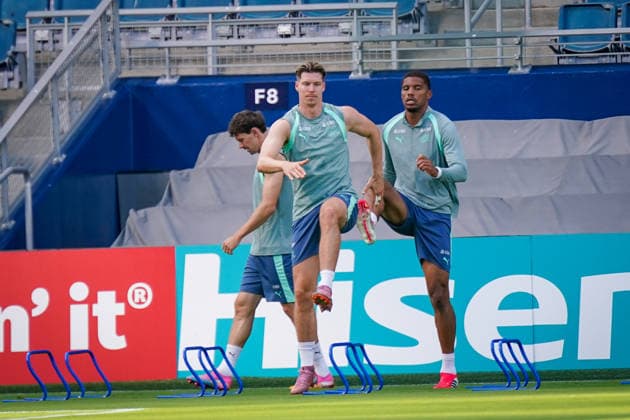 USA: Fußball FIFA World Cup, WM, Weltmeisterschaft, Fussball 2026, WM, Weltmeisterschaft, Viertelfinale, Matchday -2, Training Schweizer Nationalmannschaft vor dem Viertelfinalspiel Argentinien vs Schweiz im Sporting KC Stadium in Kansas City, Kansas: Cedric Itten (Schweiz, 26) Denis Zakaria (Schweiz, 6) *** USA Soccer 2026 FIFA World Cup, World Cup, World Championship, Quarterfinals, Matchday 2, Swiss national team training ahead of the Argentina vs. Switzerland quarterfinal match at Sporting KC Stadium in Kansas City, Kansas Cedric Itten (Switzerland), 26 Denis Zakaria (Switzerland), 6 Copyright: xJOERANxSTEINSIEKx