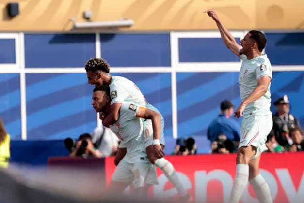 FOXBOROUGH, MA - JULY 09: Desire Doue 20 of France jumps on goal scorer Kylian Mbappe 10 of France during a FIFA World Cup, WM, Weltmeisterschaft, Fussball 2026 Quarterfinal match between France and Morocco on July 9, 2026 at Boston Stadium in Foxborough, Massachusetts.(Photo by Fred Kfoury III Icon Sportswire) SOCCER: JUL 09 FIFA World Cup 26 Quarter-Final - France v Morocco EDITORIAL USE ONLY Icon482260709046