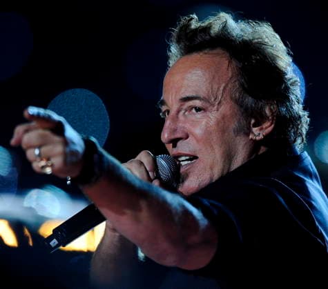 USA AMERICAN FOOTBALL SUPER BOWL Super Bowl XLIII epa01621970 US singer Bruce Springsteen performs during the half time show at Super Bowl XLIII in Tampa, Florida, USA, 01 February 2009. The Arizona Cardinals are playing the Pittsburgh Steelers at Raymond James Stadium. TAMPA United States  Copyright: xTANNENxMAURYx
