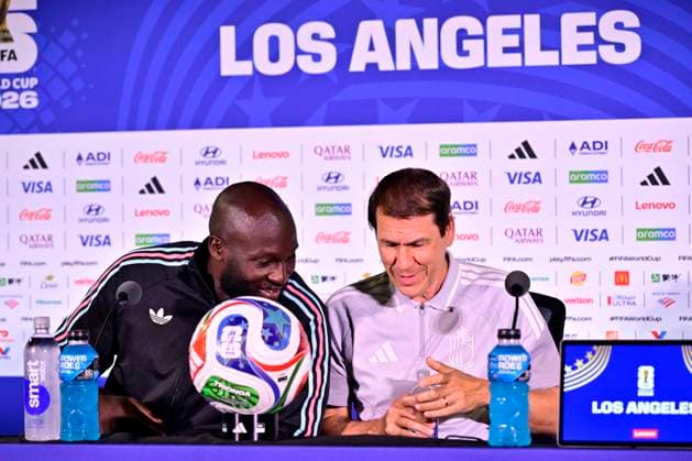 Belgian national football team - FIFA World Cup, WM, Weltmeisterschaft, Fussball 2026 - media activities 09 07 2026 LOS ANGELES, UNITED STATES OF AMERICA - JULY 09 : De La Fuente Luis head coach of Spain talking to the press during a press conference, PK, Pressekonferenz prior to Spain vs Belgium match at the SoFi - stadium during the FIFA World Cup 2026 on July 9, 2026 in Los Angeles, United States of America, 09 07 2026 Los Angeles United States of America  Copyright: xJanxDexMeuleneirx