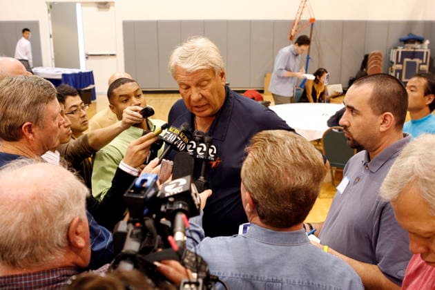 USA BASKETBALL NBA, Basketball Herren, USA Golden State Warriors media day epa01136439 Golden State Warriors head coach Don Nelson responds to questions during media day at the Warriors training facility in Oakland, California, USA, 01 October 2007. OAKLAND United States  Copyright: xJOHNxG.xMABANGLOx