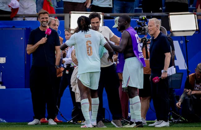 Boston, USA 09th Jul 2026. Mats Hummels und Jürgen Klopp, Manu Kone (FRA) Dayot Upamecano (FRA) France - Morocco World Cup Frankreich - Marokko 09.07.2026 *** Boston, USA, July 9, 2026 Mats Hummels and Jürgen Klopp, Manu Kone (FRA), Dayot Upamecano (FRA), France, Morocco, World Cup, France, Morocco, July 9, 2026