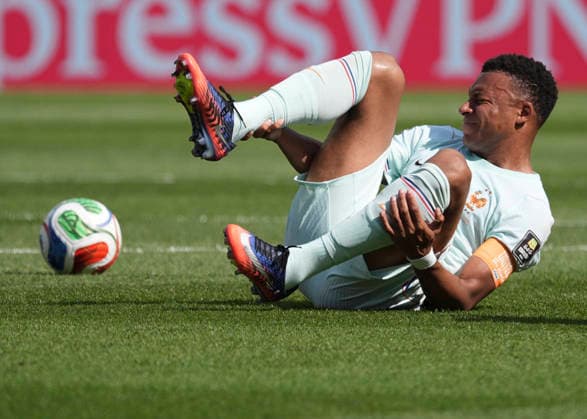 260710 -- BOSTON, July 10, 2026 -- Kylian Mbappe of France falls down during the quarter final match between France and Morocco at the 2026 FIFA World Cup, WM, Weltmeisterschaft, Fussball at Boston Stadium in Boston, the United States, July 9, 2026. SPU.S.-BOSTON-FOOTBALL-FIFA WORLD CUP-QUARTER FINAL-FRA VS MAR LuixSiuxWai  (SP)U.S.-BOSTON-FOOTBALL-FIFA WORLD CUP-QUARTER FINAL-FRA VS MAR IMAGO LuixSiuxWai  imago images 0861206067