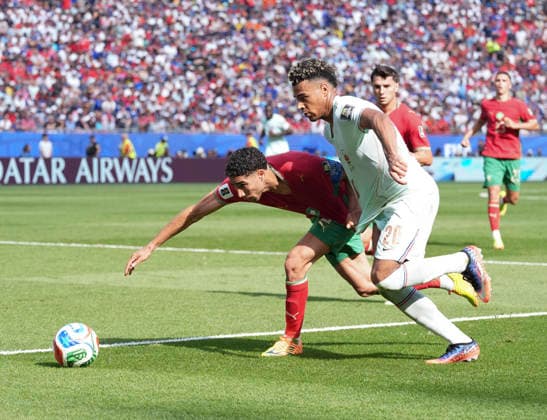 260710 -- BOSTON, July 10, 2026 -- Desire Doue front R of France and Achraf Hakimi front L of Morocco compete during the quarter final match between France and Morocco at the 2026 FIFA World Cup, WM, Weltmeisterschaft, Fussball at Boston Stadium in Boston, the United States, July 9, 2026. Lui Siu Wai SPU.S.-BOSTON-FOOTBALL-FIFA WORLD CUP-QUARTER FINAL-FRA VS MAR LvxXiaowei  (SP)U.S.-BOSTON-FOOTBALL-FIFA WORLD CUP-QUARTER FINAL-FRA VS MAR IMAGO LvxXiaowei  imago images 0861207765