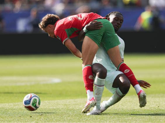 260710 -- BOSTON, July 10, 2026 -- Neil El Aynaoui L of Morocco vies with Manu Kone of France during the quarter final match between France and Morocco at the 2026 FIFA World Cup, WM, Weltmeisterschaft, Fussball at Boston Stadium in Boston, the United States, July 9, 2026. SPU.S.-BOSTON-FOOTBALL-FIFA WORLD CUP-QUARTER FINAL-FRA VS MAR HuxXingyu  (SP)U.S.-BOSTON-FOOTBALL-FIFA WORLD CUP-QUARTER FINAL-FRA VS MAR IMAGO HuxXingyu  imago images 0861209324