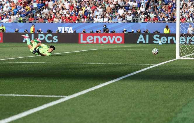 260710 -- BOSTON, July 10, 2026 -- Yassine Bounou, goalkeeper of Morocco fails to make a save during the quarter final match between France and Morocco at the 2026 FIFA World Cup, WM, Weltmeisterschaft, Fussball at Boston Stadium in Boston, the United States, July 9, 2026. SPU.S.-BOSTON-FOOTBALL-FIFA WORLD CUP-QUARTER FINAL-FRA VS MAR XuxZijian  (SP)U.S.-BOSTON-FOOTBALL-FIFA WORLD CUP-QUARTER FINAL-FRA VS MAR IMAGO XuxZijian  imago images 0861210182