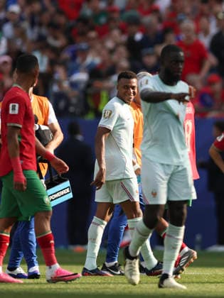 260710 -- BOSTON, July 10, 2026 -- Kylian Mbappe C of France is substituted off during the quarter final match between France and Morocco at the 2026 FIFA World Cup, WM, Weltmeisterschaft, Fussball at Boston Stadium in Boston, the United States, July 9, 2026. SPU.S.-BOSTON-FOOTBALL-FIFA WORLD CUP-QUARTER FINAL-FRA VS MAR ZhangxChen  (SP)U.S.-BOSTON-FOOTBALL-FIFA WORLD CUP-QUARTER FINAL-FRA VS MAR IMAGO ZhangxChen  imago images 0861210642