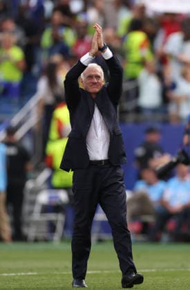 260710 -- BOSTON, July 10, 2026 -- Didier Deschamps, head coach of France greets the audience after the quarter final match between France and Morocco at the 2026 FIFA World Cup, WM, Weltmeisterschaft, Fussball at Boston Stadium in Boston, the United States, July 9, 2026. SPU.S.-BOSTON-FOOTBALL-FIFA WORLD CUP-QUARTER FINAL-FRA VS MAR ZhangxChen  (SP)U.S.-BOSTON-FOOTBALL-FIFA WORLD CUP-QUARTER FINAL-FRA VS MAR IMAGO ZhangxChen  imago images 0861210665