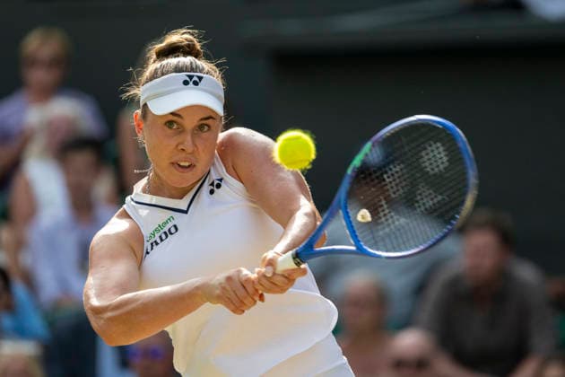 (260710) -- LONDON, July 10, 2026 -- Linda Noskova of the Czech Republic hits a return during the women s semifinal match against Marta Kostyuk of Ukraine at the Wimbledon Tennis Championships in London, Britain, on July 9, 2026. (Photo by Xinhua) (SP)BRITAIN-LONDON-TENNIS-WIMBLEDON-WOMEN S SINGLES StephenxChung 