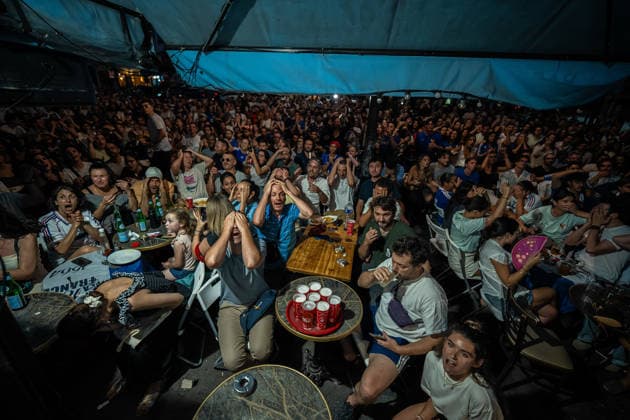 (260710) -- PARIS, July 10, 2026 -- Fans react as they watch a broadcast of the 2026 FIFA World Cup, WM, Weltmeisterschaft, Fussball quarterfinal football match between France and Morocco in Paris, France, July 9, 2026. (Photo by Xinhua) (SP)FRANCE-PARIS-FIFA WORLD CUP-FRANCE VS MOROCCO-FANS AurelienxMorissard 