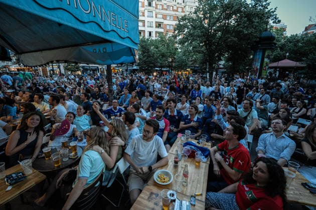 (260710) -- PARIS, July 10, 2026 -- Fans watch a broadcast of the 2026 FIFA World Cup, WM, Weltmeisterschaft, Fussball quarterfinal football match between France and Morocco in Paris, France, July 9, 2026. (Photo by Xinhua) (SP)FRANCE-PARIS-FIFA WORLD CUP-FRANCE VS MOROCCO-FANS AurelienxMorissard 