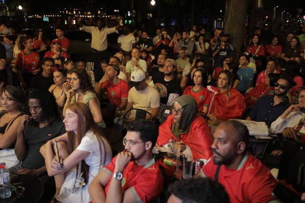 People gather in Paris to watch FIFA 2026 World Cup quarter-final match People gather in Paris to watch FIFA 2026 World Cup quarter-final match PARIS, FRANCE - JULY 9: Football fans gather to watch the FIFA 2026 World Cup quarter-final match between France and Morocco on a giant screen set up in Paris, France on July 9, 2026. Mohamad Salaheldin Abdelghani Alsayed Anadolu Paris France. Editorial use only. Please get in touch for any other usage.  Copyright: x2026xAnadoluxMohamadxSalaheldinxAbdelghanixAlsayedx Paris France. Editorial use only. Please get in touch for any other usage.  Copyright: xIMAGO AnadoluxAgencyxIMAGO MohamadxSalaheldinxAbdelghanixAlsayedx