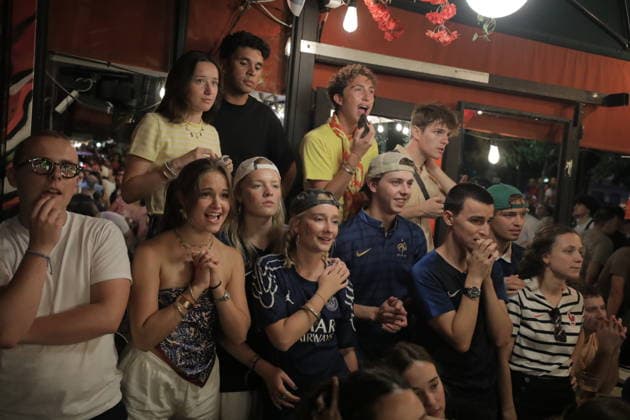 French fans celebrate FIFA 2026 World Cup semi-final berth in Paris after victory over Morocco PARIS, FRANCE - JULY 10: French football fans celebrate after their national team, Nationalteam defeats Morocco 2-0 in the FIFA 2026 World Cup quarter-final match to advance to the semi-finals in Paris, France on July 10, 2026. Mohamad Salaheldin Abdelghani Alsayed Anadolu Paris France. Editorial use only. Please get in touch for any other usage.  Copyright: x2026xAnadoluxMohamadxSalaheldinxAbdelghanixAlsayedx
